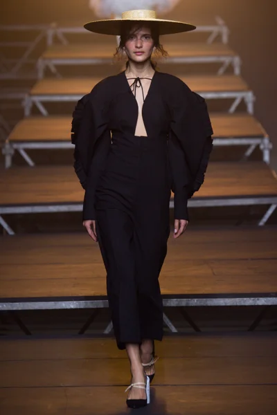 Look 4